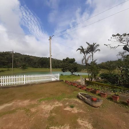 Athena Homestay Somvārpet Extérieur photo