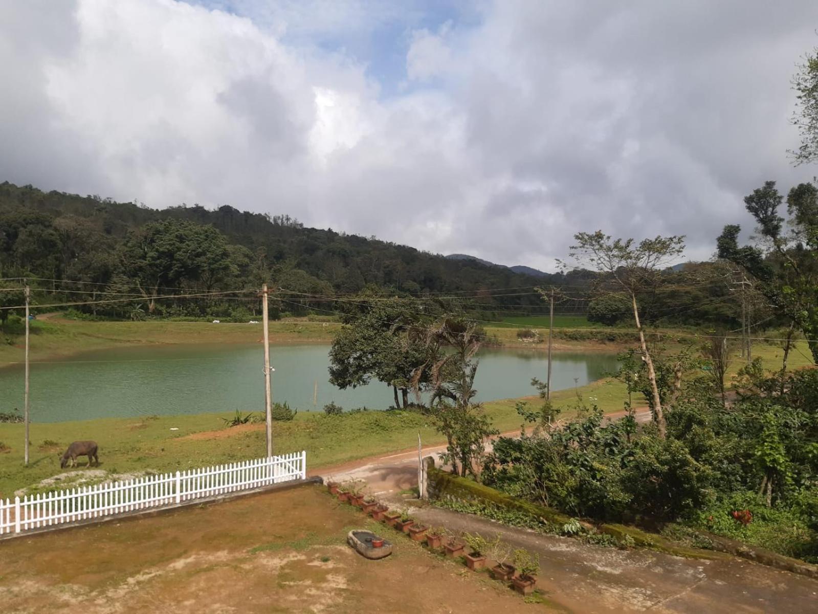 Athena Homestay Somvārpet Extérieur photo