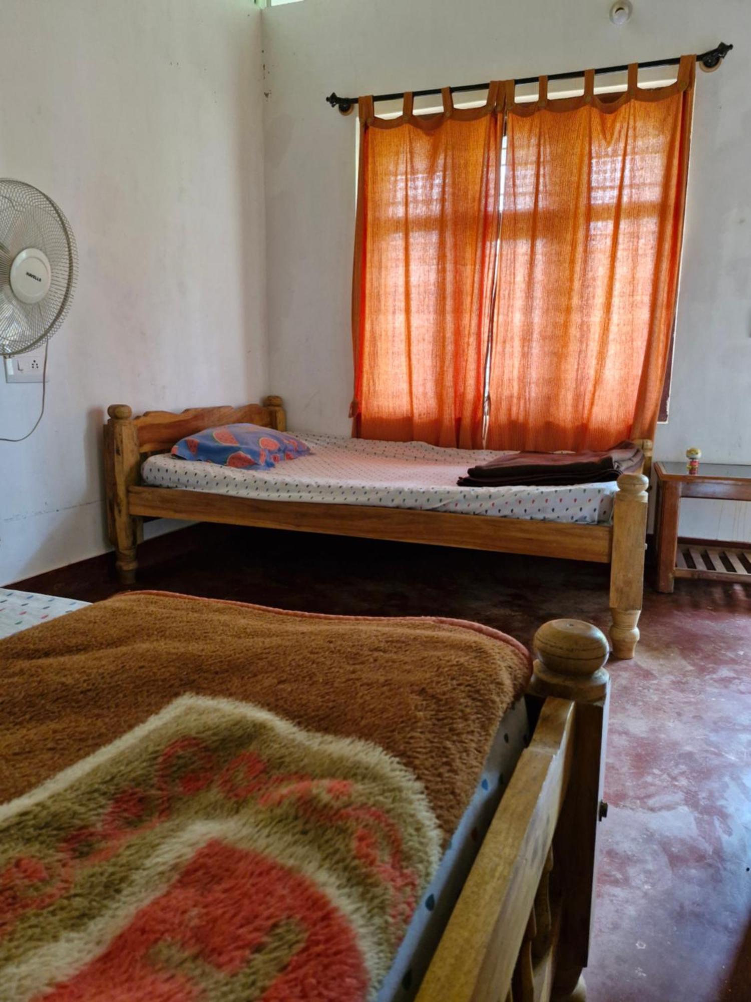 Athena Homestay Somvārpet Extérieur photo