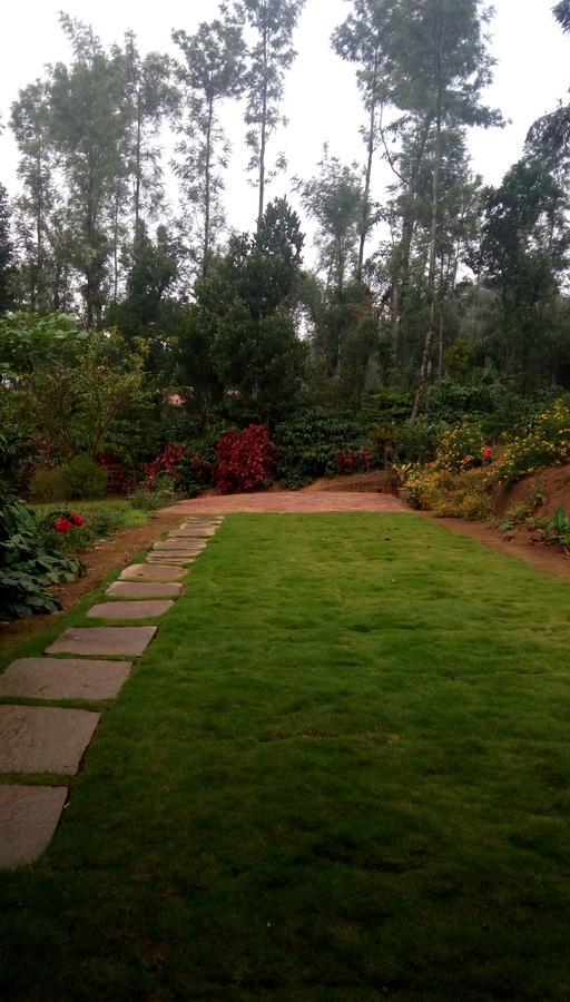 Athena Homestay Somvārpet Extérieur photo